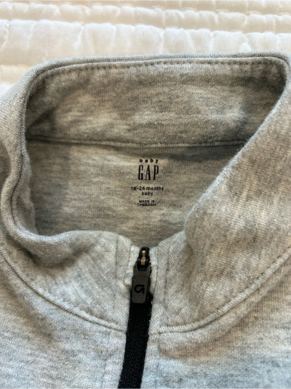 BabyGap Boy Grey 1/2 zip and Maroon Bluey Sweatshirts Size 18-24 Mos